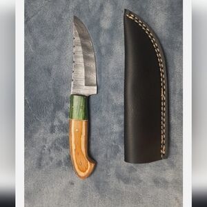 Handmade Damascus Steel Hunting Knife with Green and Wood Handle